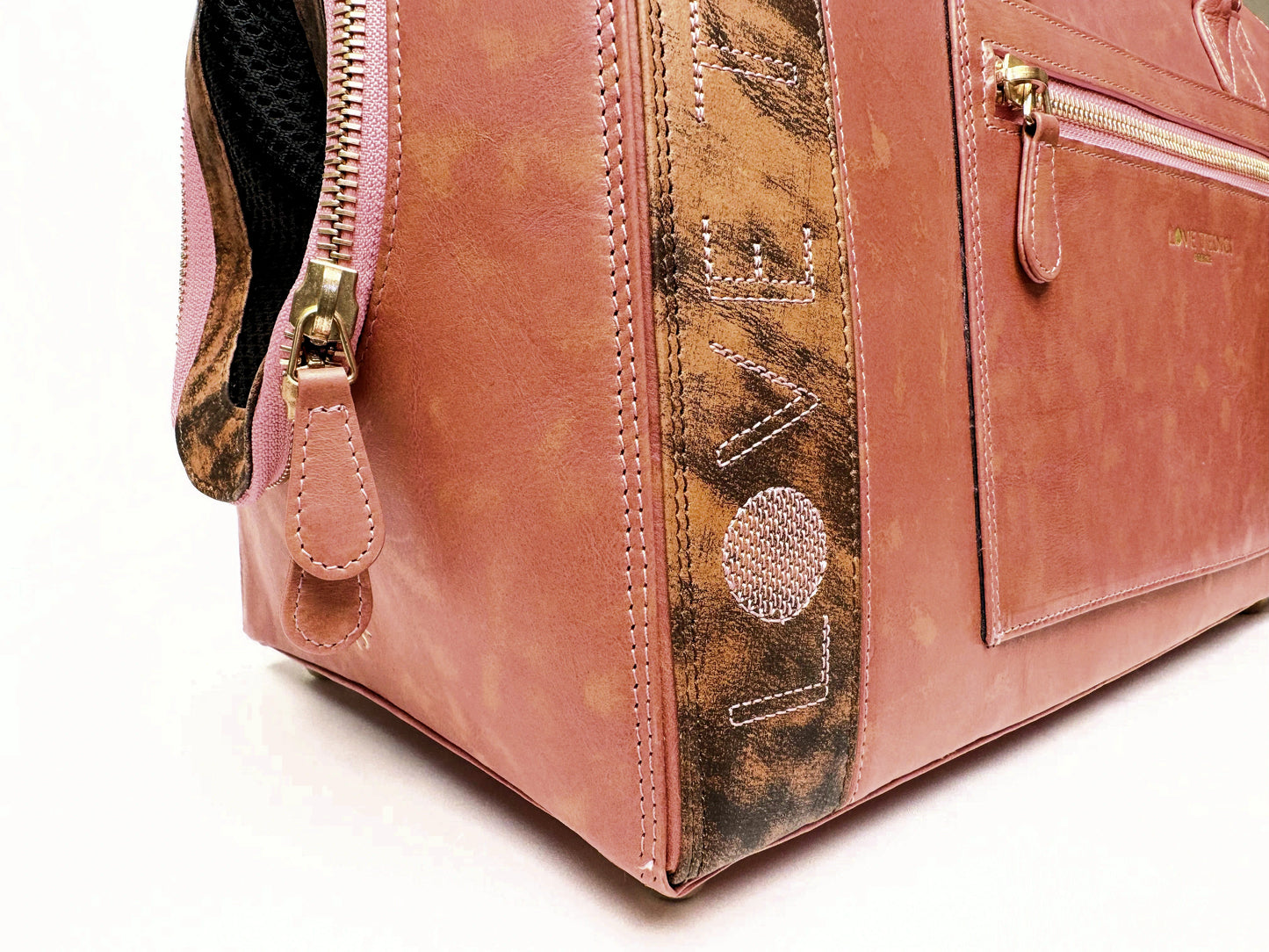 Strawberry & Espresso Carrier